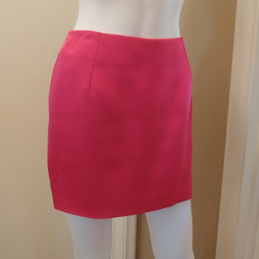 Show-Stopping And Satiny Smooth! - image 2